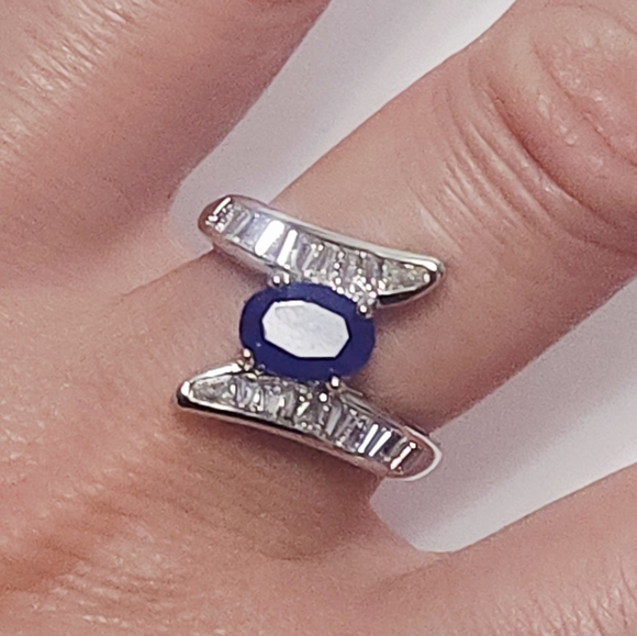 1.75 ctw Sapphire Silver Ring  size 7.25 - Picture 4 of 11